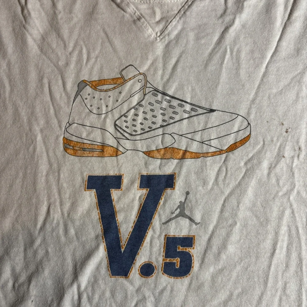 Vintage Air Jordan Melo Carmelo Anthony Graphic 5.5 V.5 T Shirt XL Distressed‎